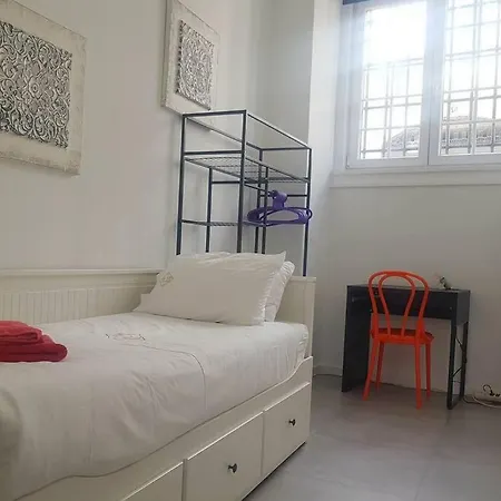 Near Timeout Market Lift & Aircon By Ld Apartmán *